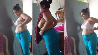 Hot Bengali Mom Changing – Aunty Dress Nude Video